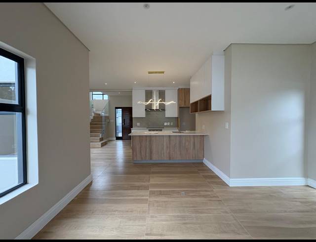 3 BEDROOM HOUSE FOR SALE IN SANDOWN